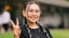 Айдана Жапарова из Казахстана переводит фесты и концерты на жестовый язык для слабослышащих